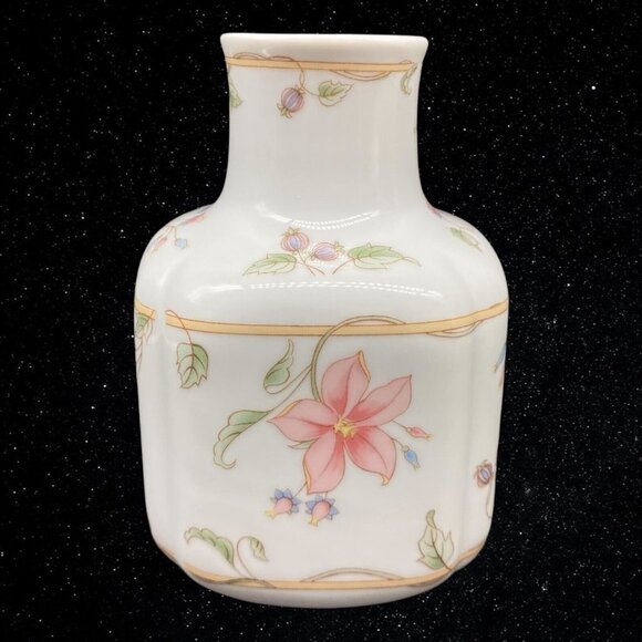 Andrea by Sadek Porcelain Floral Pattern Vase Made in Japan 5.5”T 3.5”W - Picture 1 of 9